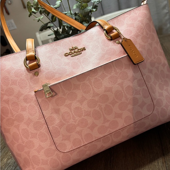 COACH Powder Pink Station Tote - Picture 3 of 5